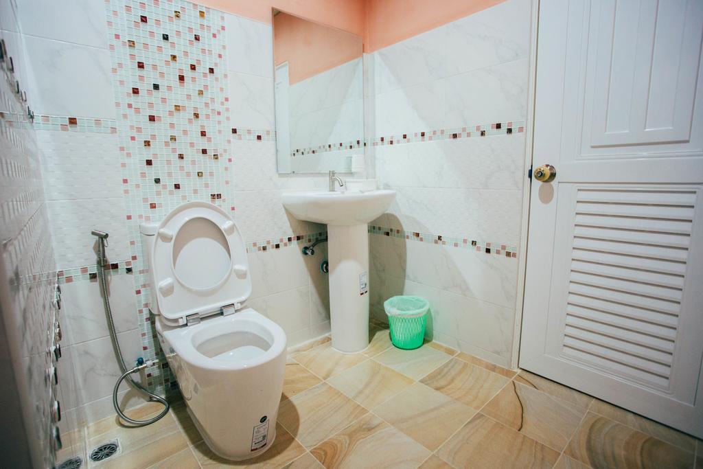 Windsor Resort Lop Buri Esterno foto