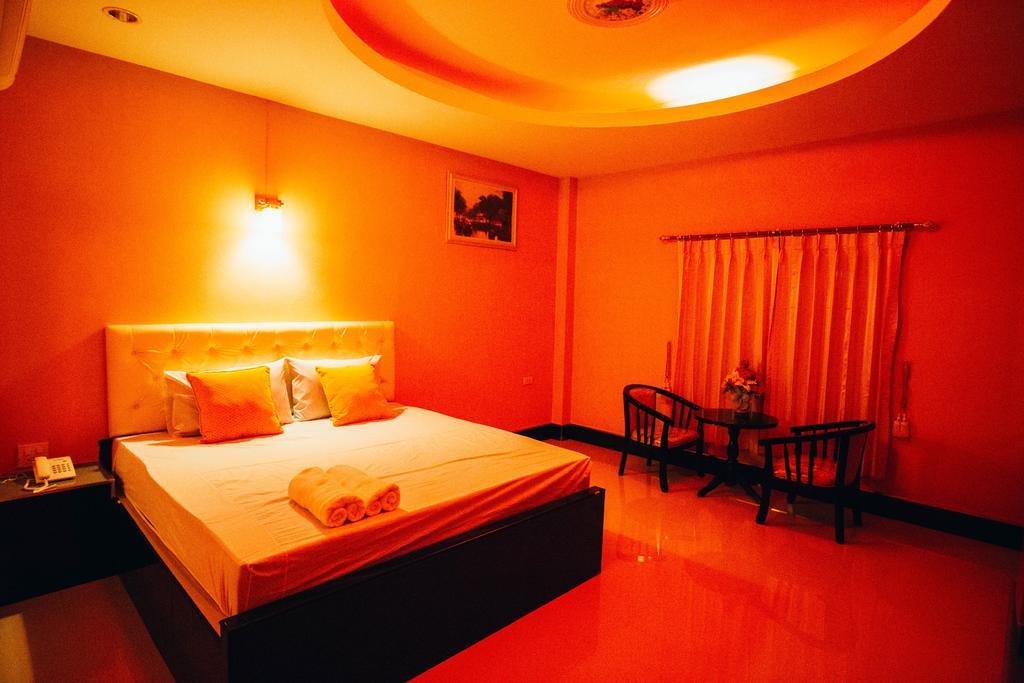 Windsor Resort Lop Buri Esterno foto