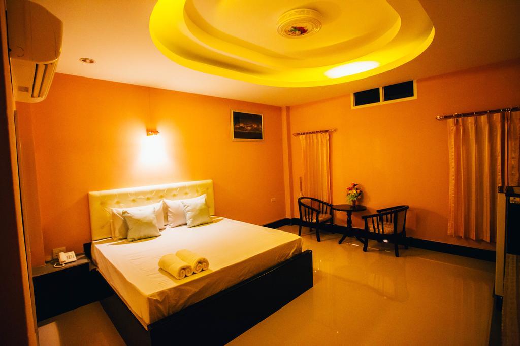 Windsor Resort Lop Buri Esterno foto