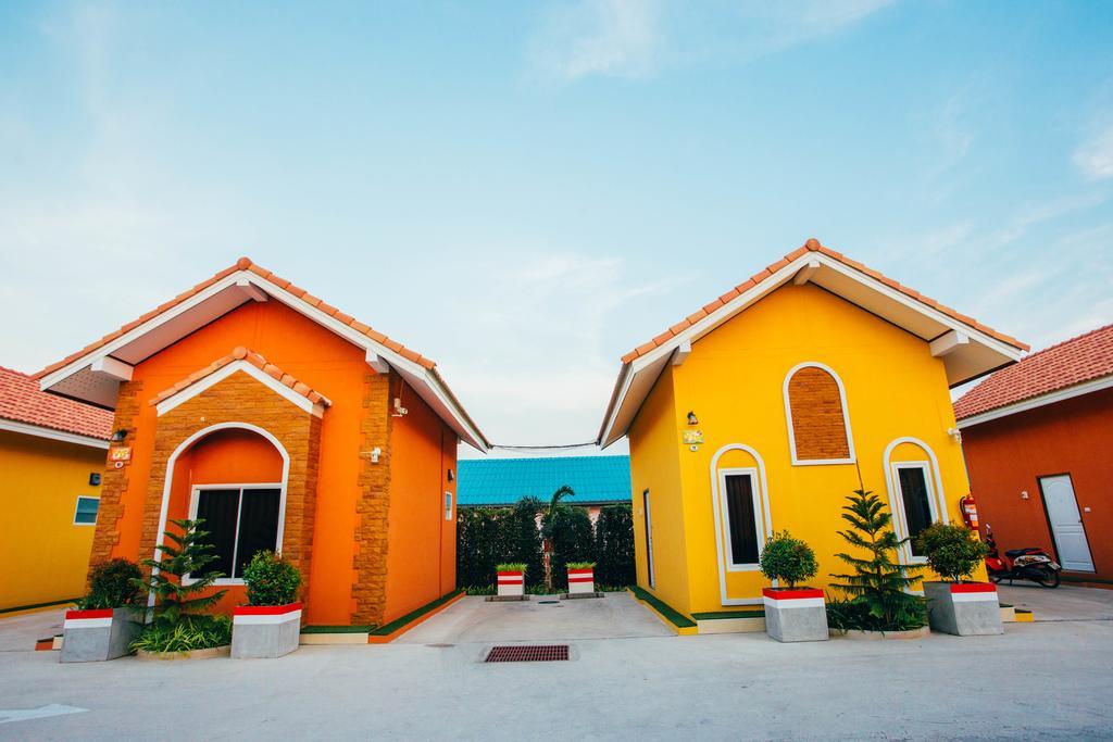 Windsor Resort Lop Buri Esterno foto