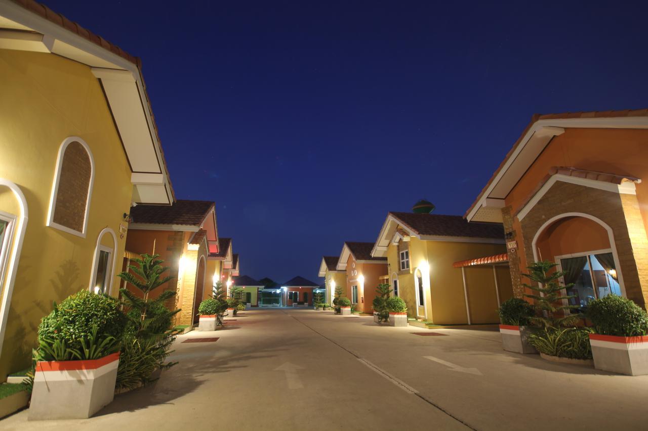 Windsor Resort Lop Buri Esterno foto