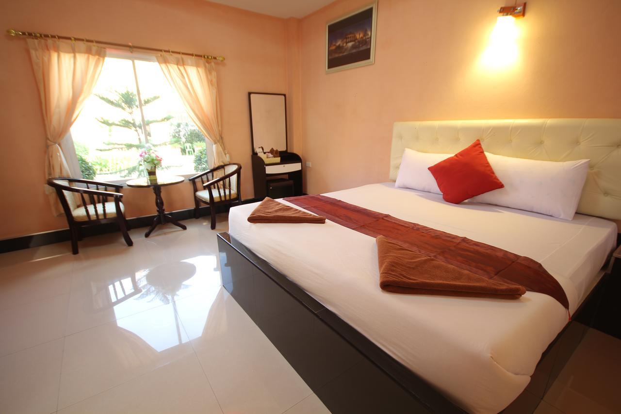 Windsor Resort Lop Buri Esterno foto