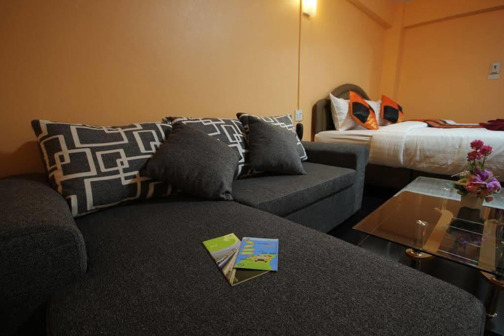 Windsor Resort Lop Buri Esterno foto