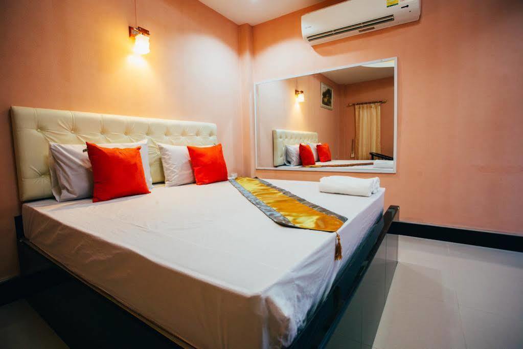 Windsor Resort Lop Buri Esterno foto